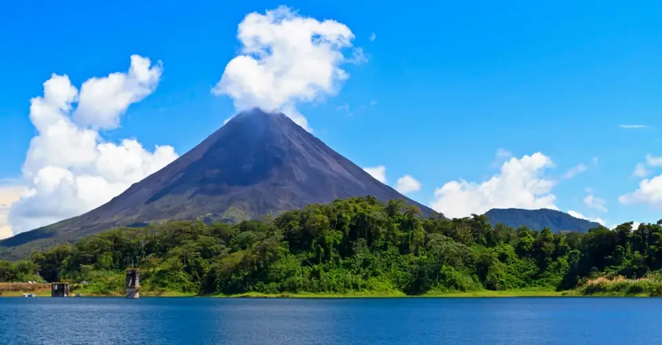Lake Arenal, costa rica