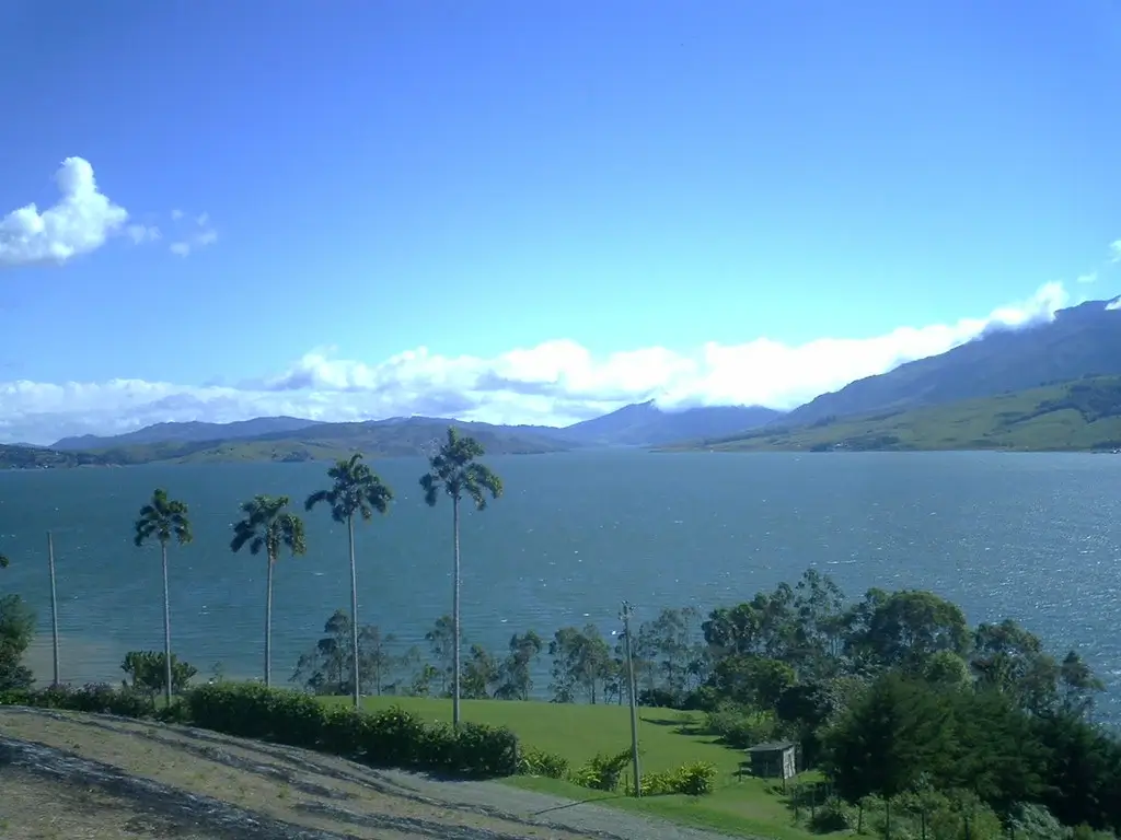 lago calima, colombia